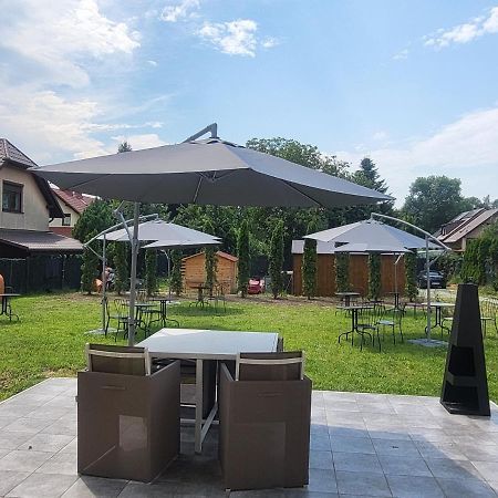 The Castle Suites & Apartment - Free Parking - (Adults Only) Krakkó Kültér fotó