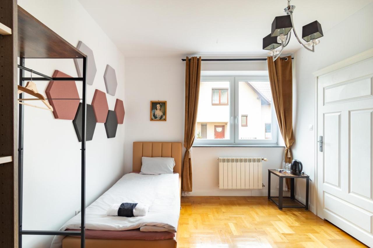 The Castle Suites & Apartment - Free Parking - (Adults Only) Krakkó Kültér fotó