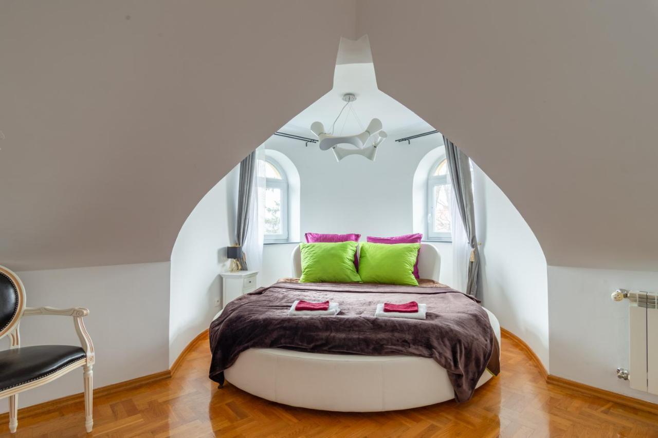 The Castle Suites & Apartment - Free Parking - (Adults Only) Krakkó Kültér fotó