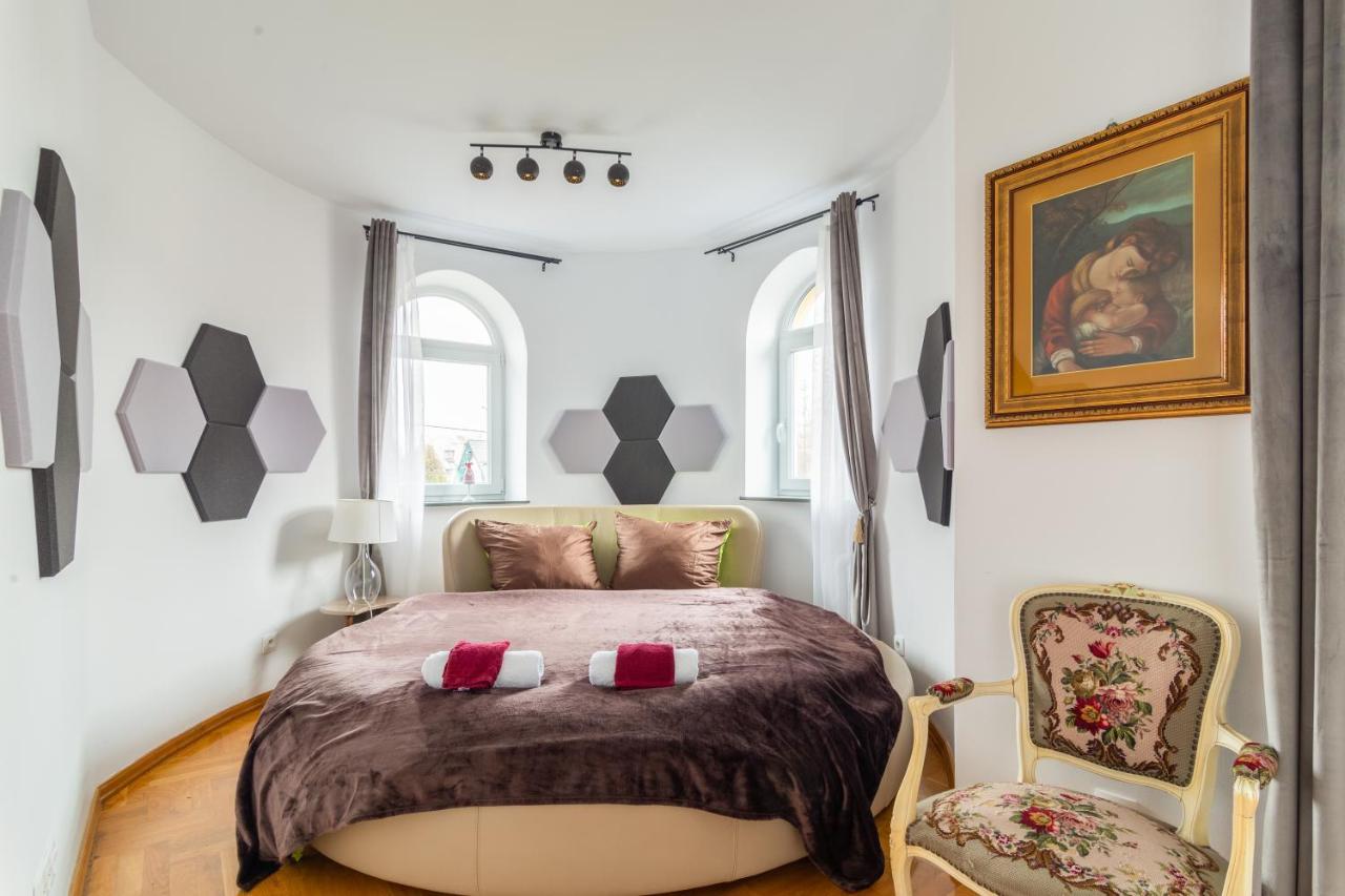 The Castle Suites & Apartment - Free Parking - (Adults Only) Krakkó Kültér fotó