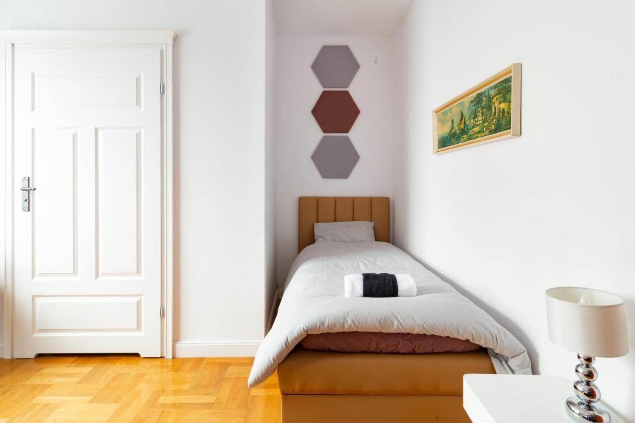 The Castle Suites & Apartment - Free Parking - (Adults Only) Krakkó Kültér fotó