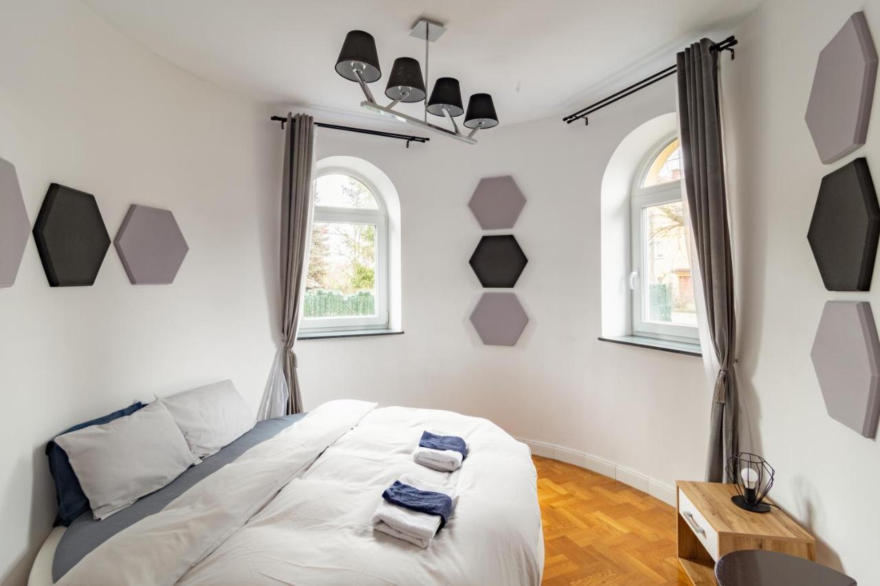The Castle Suites & Apartment - Free Parking - (Adults Only) Krakkó Kültér fotó