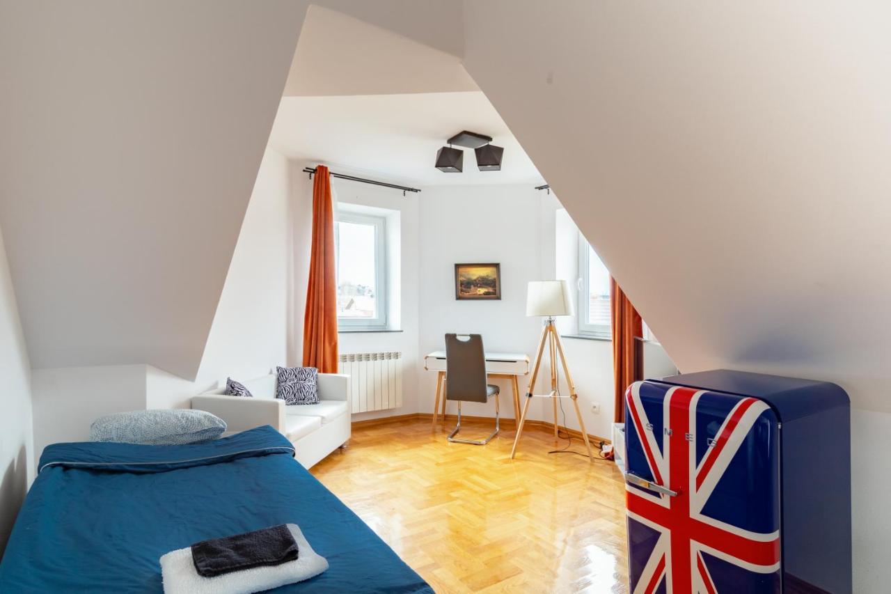 The Castle Suites & Apartment - Free Parking - (Adults Only) Krakkó Kültér fotó