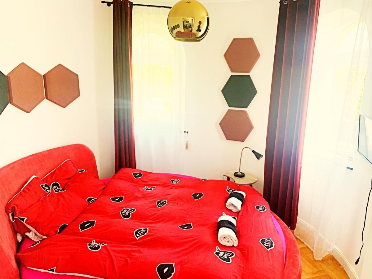 The Castle Suites & Apartment - Free Parking - (Adults Only) Krakkó Kültér fotó