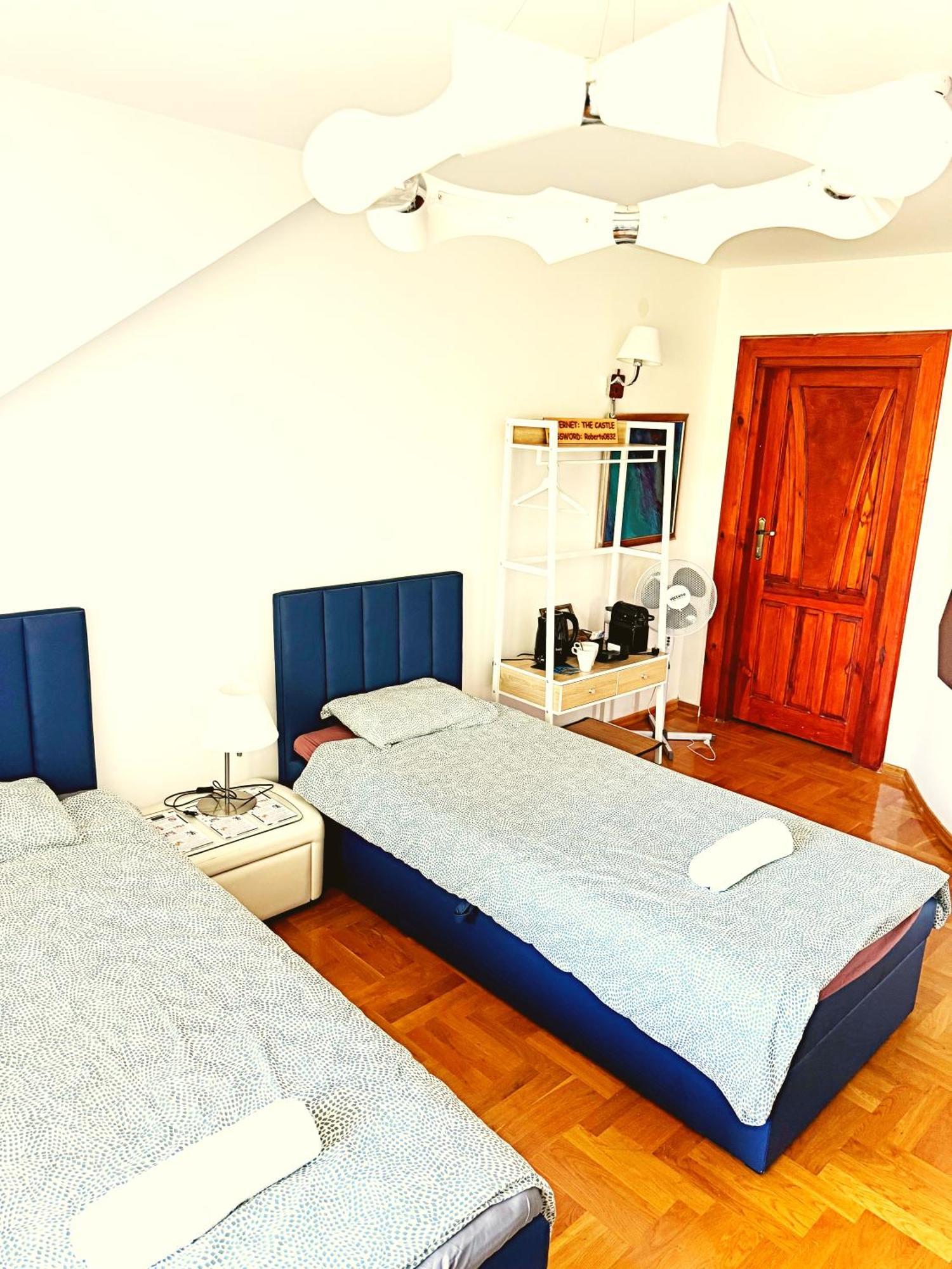 The Castle Suites & Apartment - Free Parking - (Adults Only) Krakkó Kültér fotó